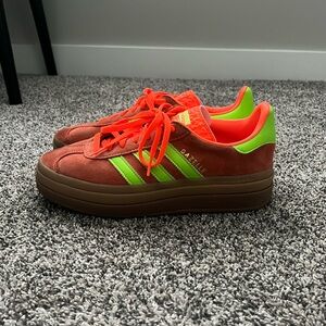 Adidas gazelle bold.